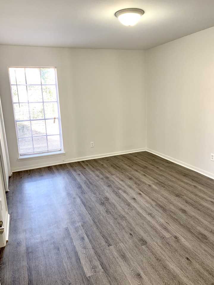 615 Idlewild Circle - Photo 2 of 10