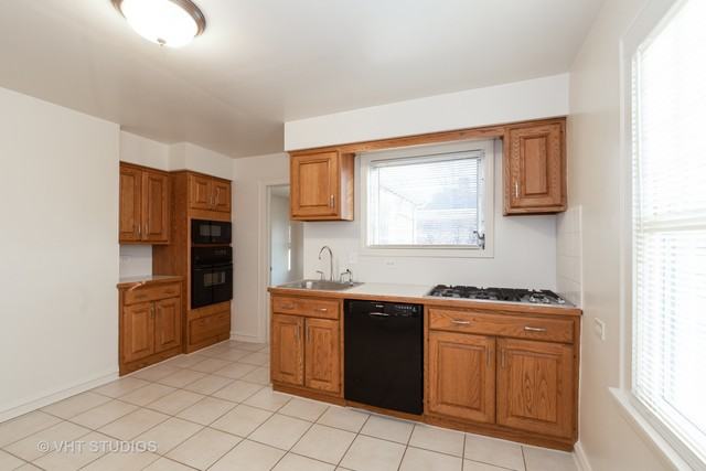 148 Pleasant Ave - Photo 3 of 9