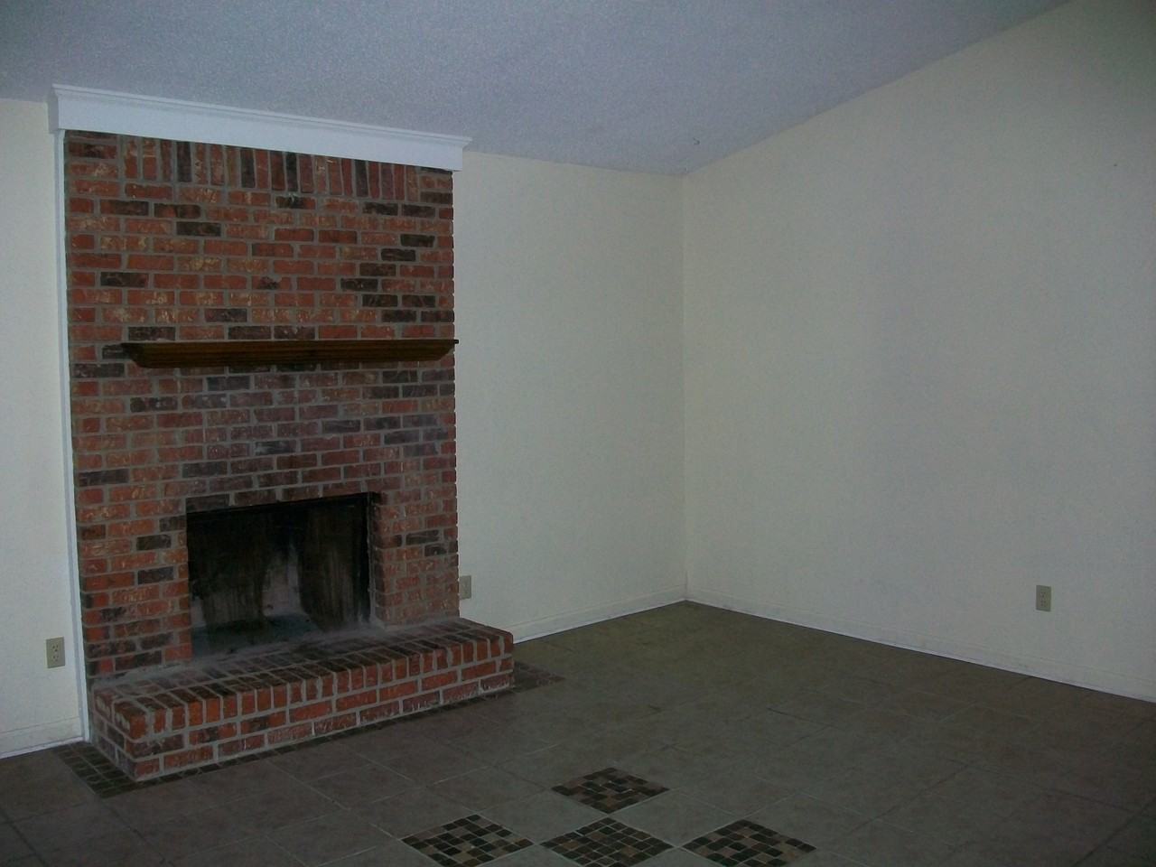 4433 Castle Heights Dr - Photo 2 of 5