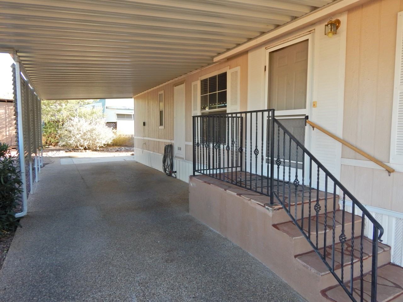 10732 N Highlands Dr - Photo 3 of 20