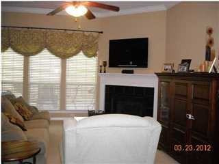 1539 Augusta Dr E - Photo 2 of 21