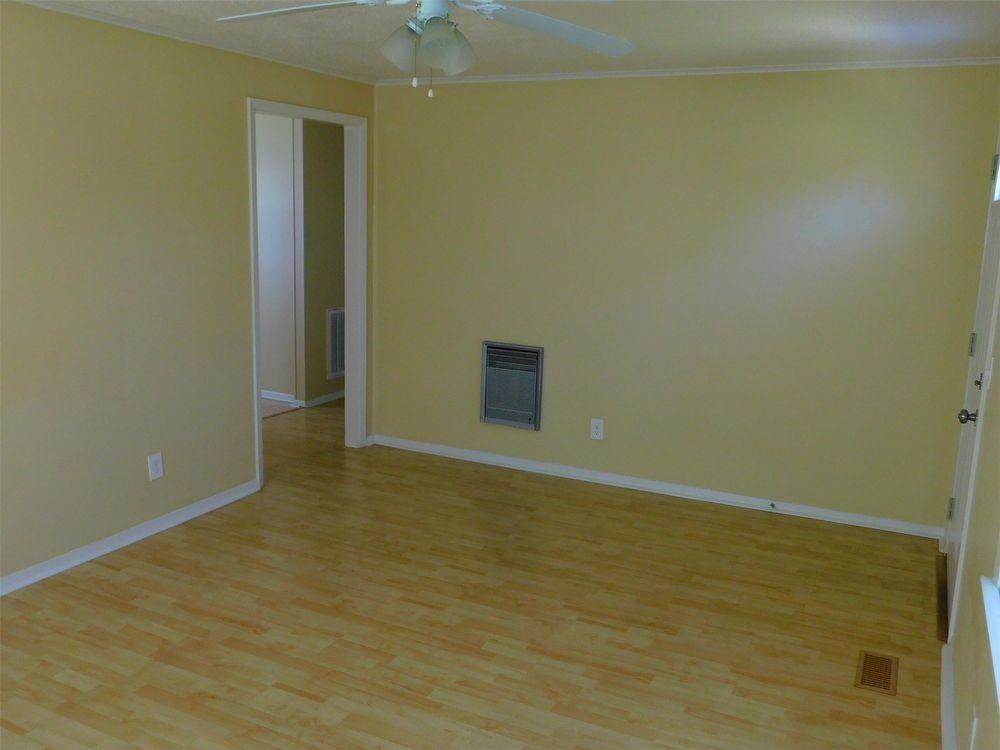 323 Wayman Rd - Photo 3 of 10