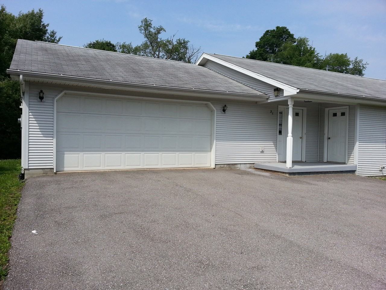 21 Casey Dr - Photo 2 of 17