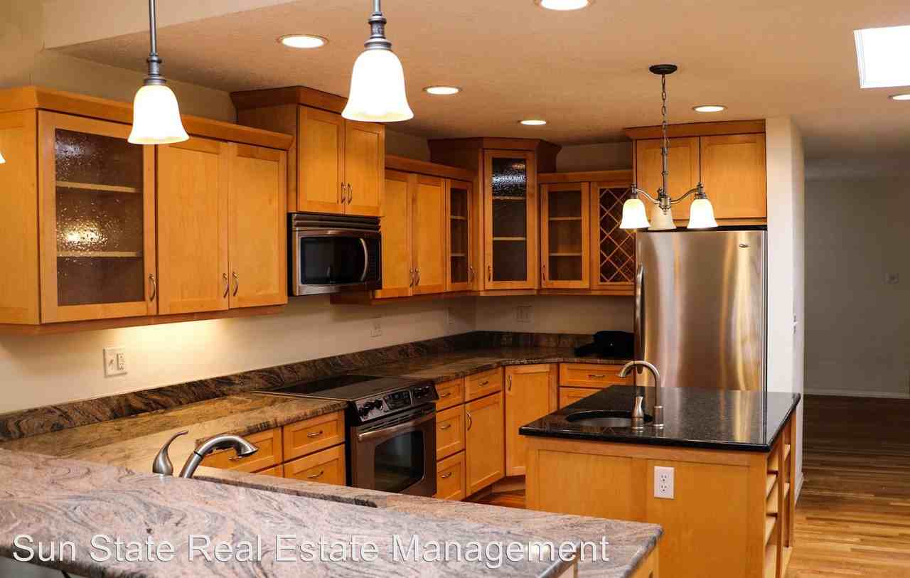 1021 Washington St SE - Photo 2 of 19