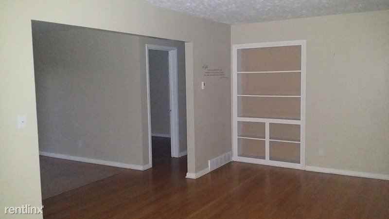 17288 Greenbrier Dr - Photo 2 of 3