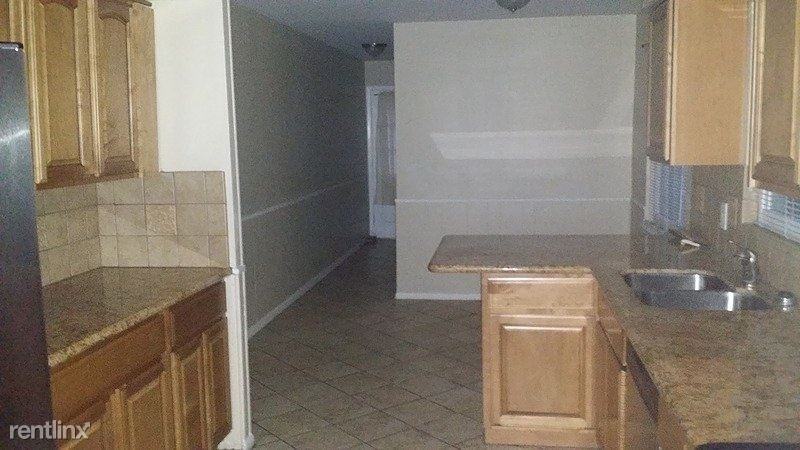 17288 Greenbrier Dr - Photo 3 of 3