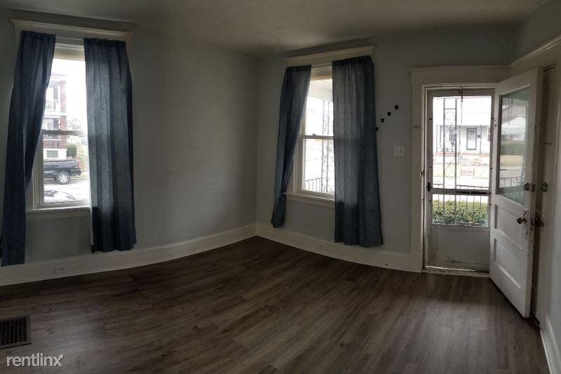 5257 Rolston Ave - Photo 3 of 11