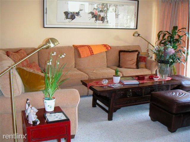 1853 Stratton Cir - Photo 3 of 8