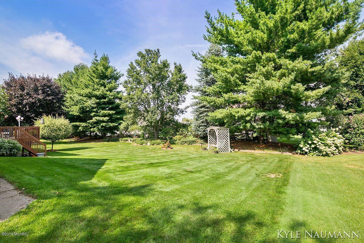 1505 Penncross Dr SE - Photo 2 of 9