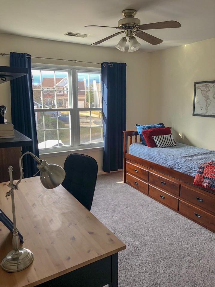 Village Center Dr, Centreville, VA 20120 Studio Apartment for 900