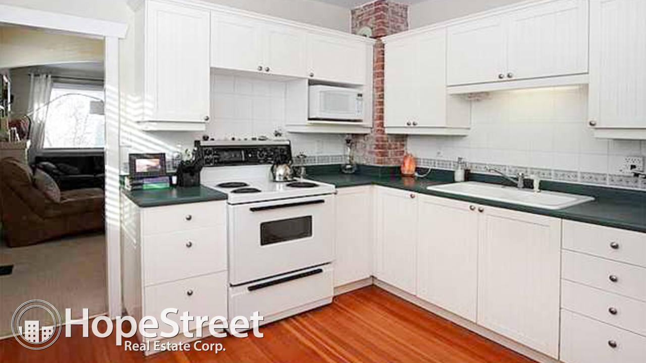 301 15 Ave NE - Photo 2 of 8