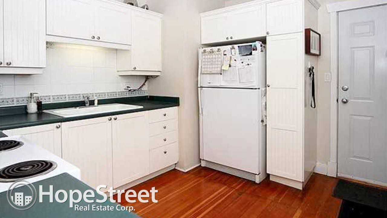 301 15 Ave NE - Photo 3 of 8