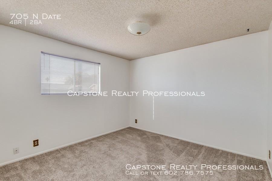 705 N Date - Photo 3 of 23