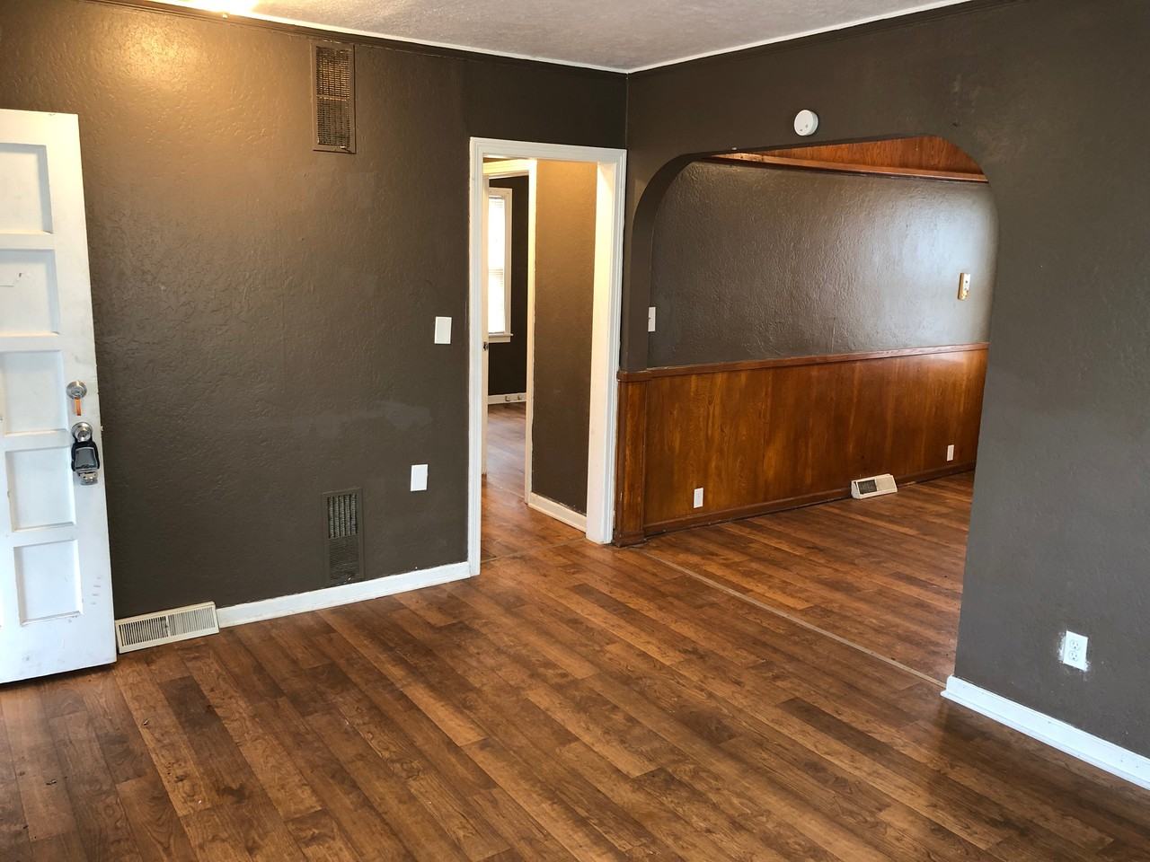 2630 Oakley Ave - Photo 3 of 13