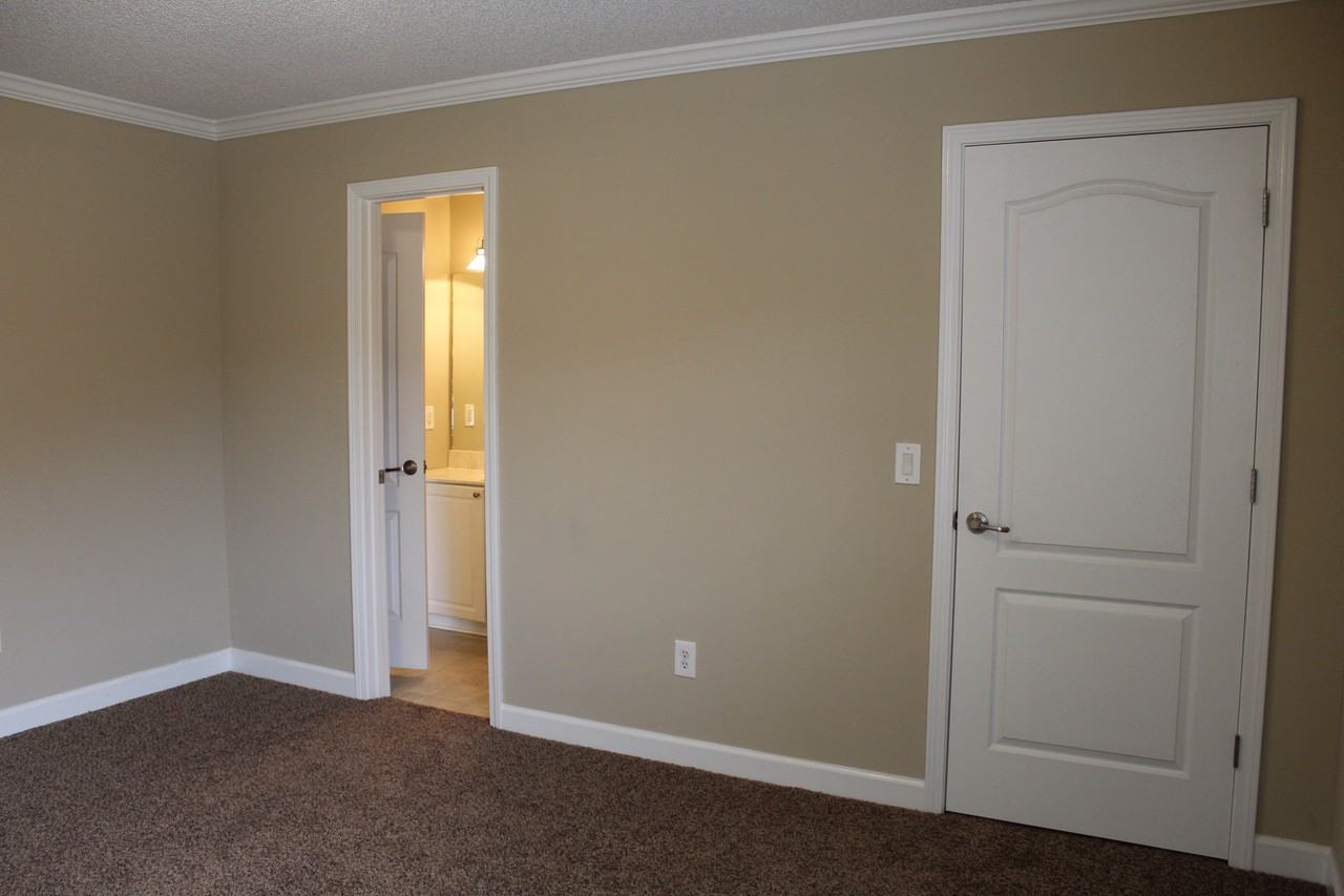 38 Lasalle St - Photo 6 of 15
