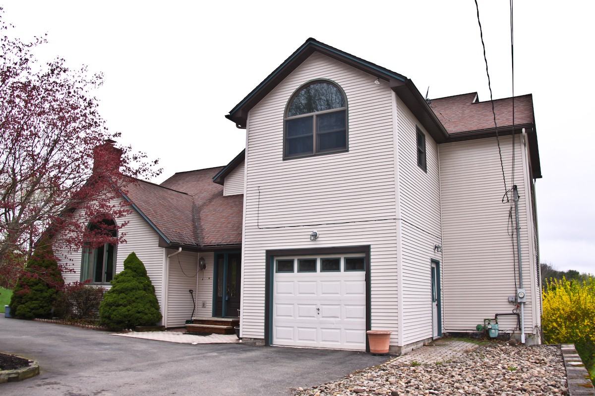 17 Michael Dr - Photo 2 of 26
