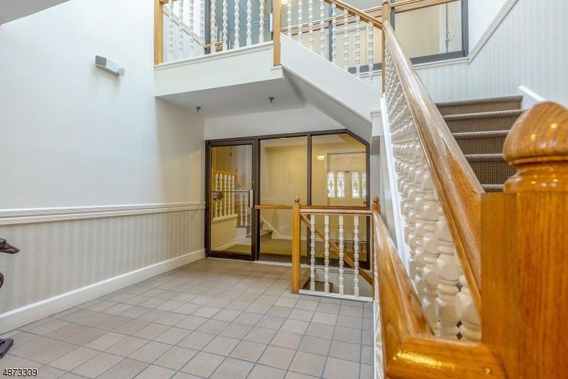 8B Heritage Dr - Photo 3 of 19