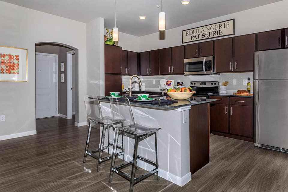 What will 900 rent you in Pipers Meadow, right now?