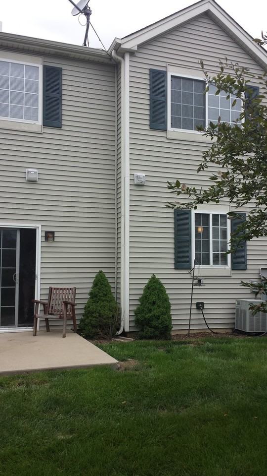 1126 Clover Dr - Photo 2 of 9