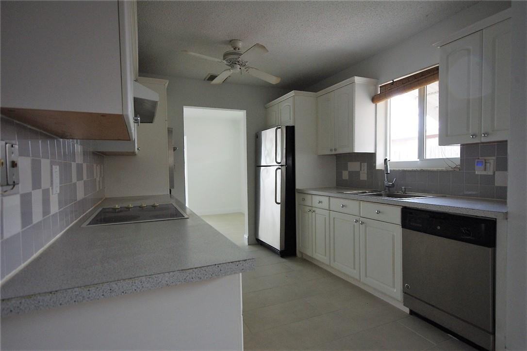 2141 Northeast 63rd Court - Photo 2 of 7