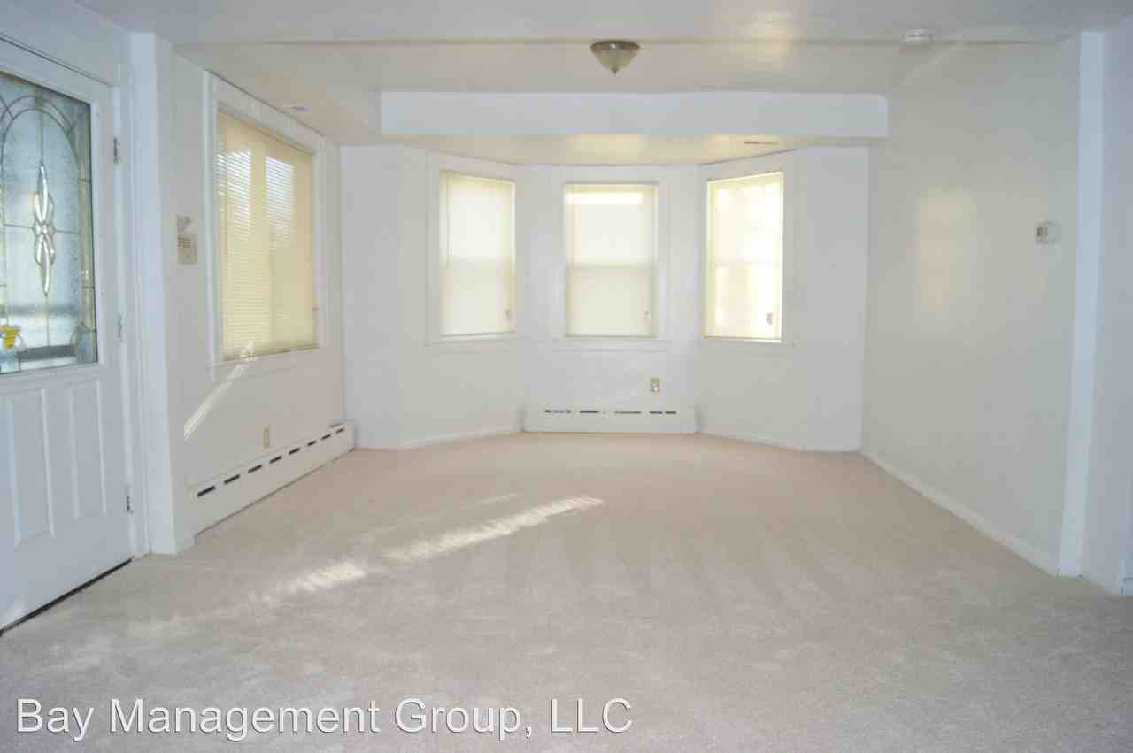 3902 W Strathmore Ave - Photo 3 of 14