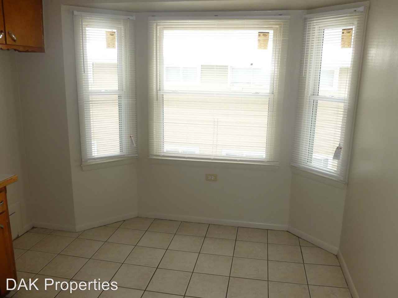 7128 W Silver Spring Dr - Photo 3 of 10