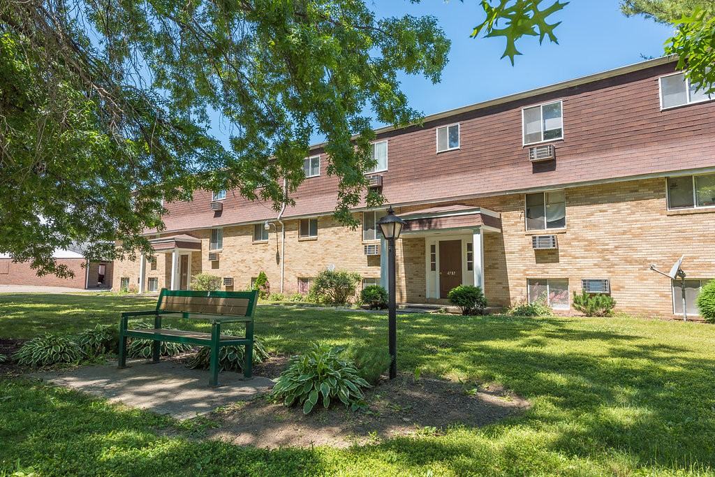 Lake Cable Village Apartments - Photo 5 of 19