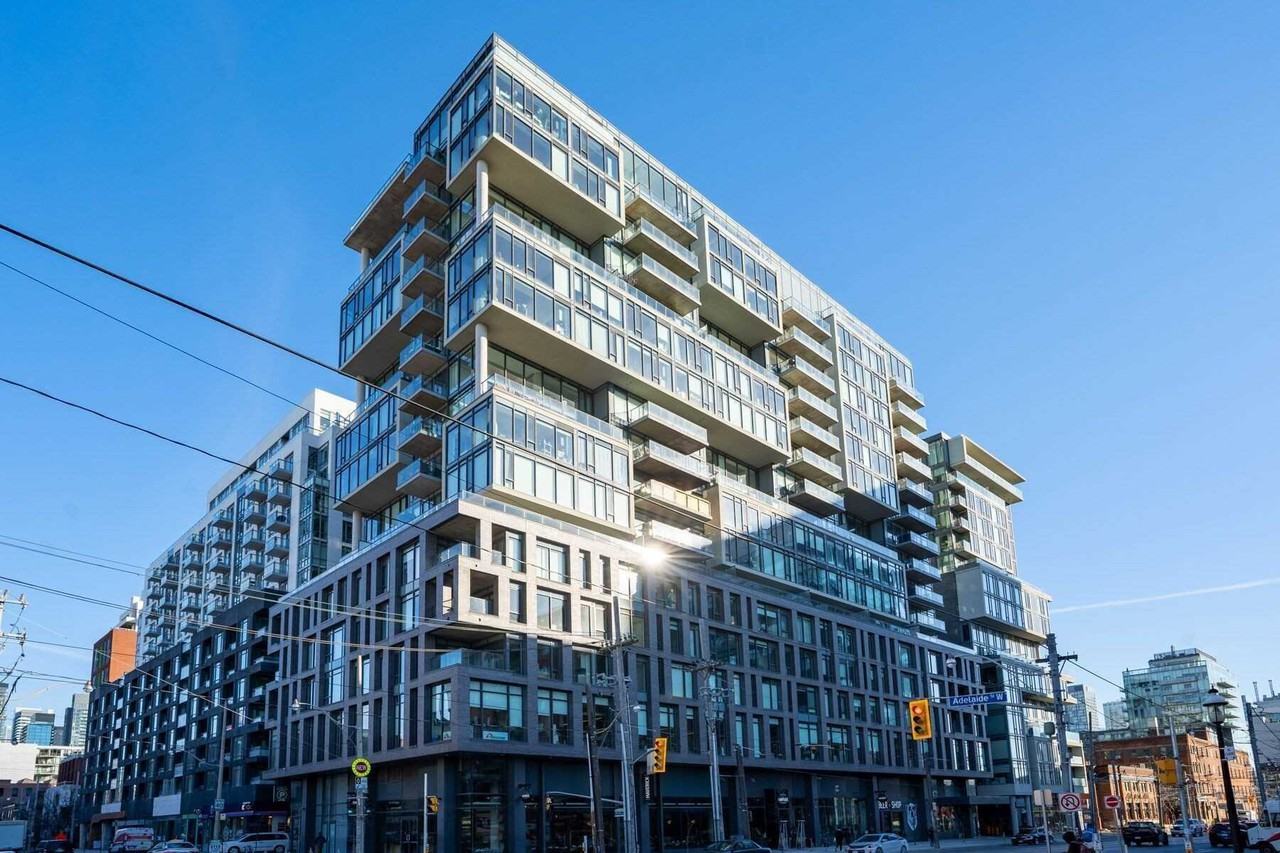 111 Bathurst Street #411