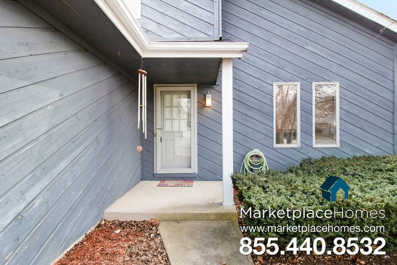 1032 Leawood Dr - Photo 2 of 15