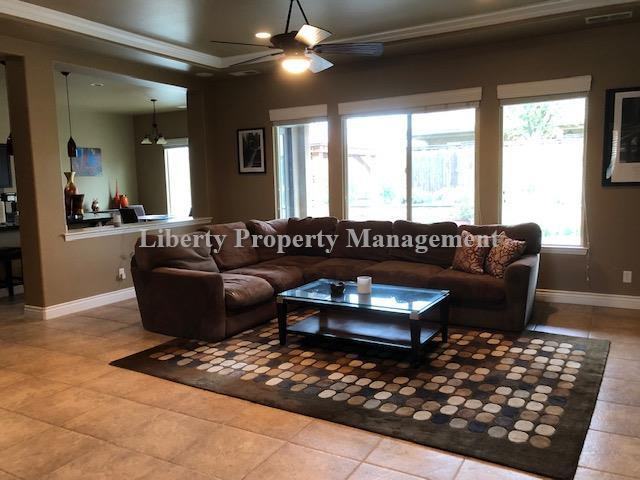 3309 Beverly Ave - Photo 3 of 20