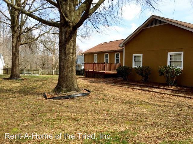3101 Amidon Dr - Photo 2 of 7