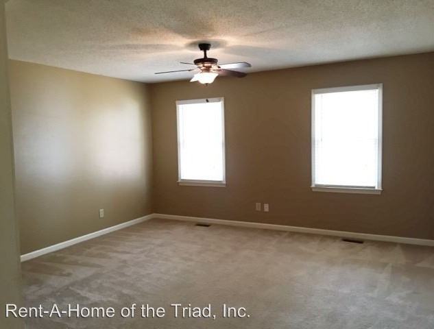 3101 Amidon Dr - Photo 3 of 7