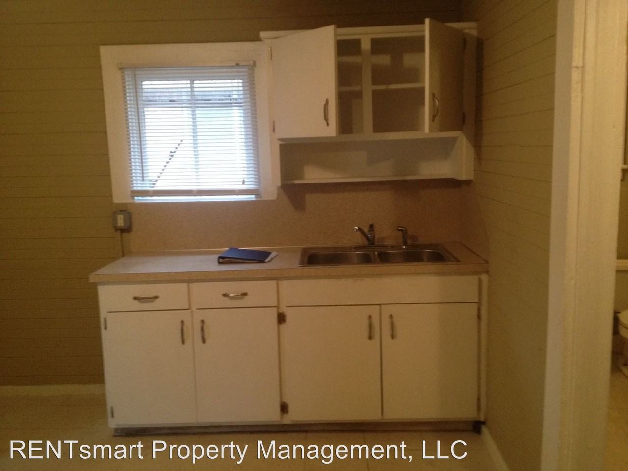 1429 25th St - Photo 3 of 7