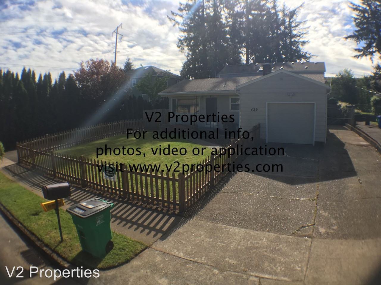 429 SE 153rd Ave - Photo 3 of 26