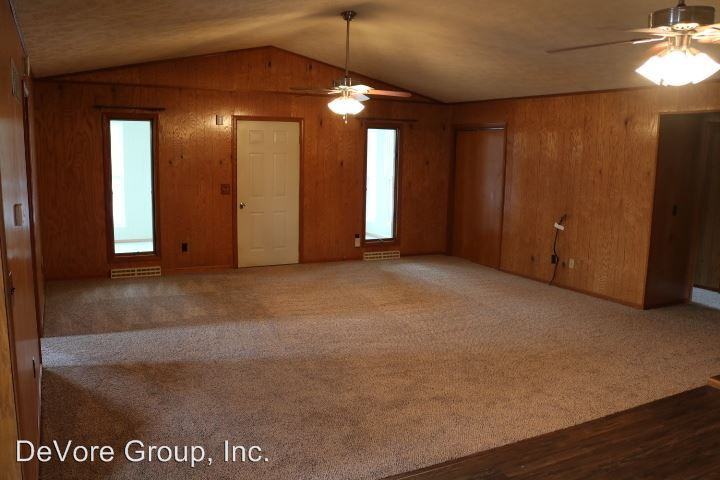 3782 Apple Valley Dr - Photo 3 of 11