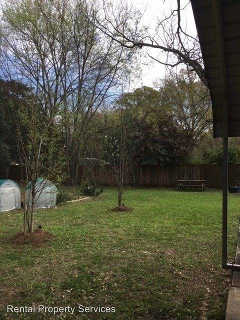 3283 Gilmer Ave - Photo 3 of 8