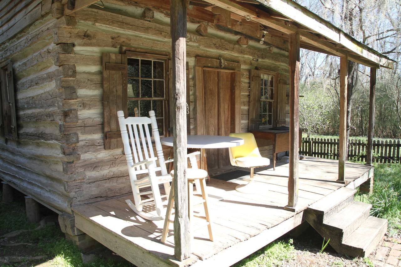 1056 Old Bridgeport Rd - Photo 3 of 14