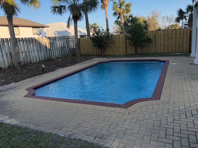 5612 Beach Dr - Photo 3 of 14