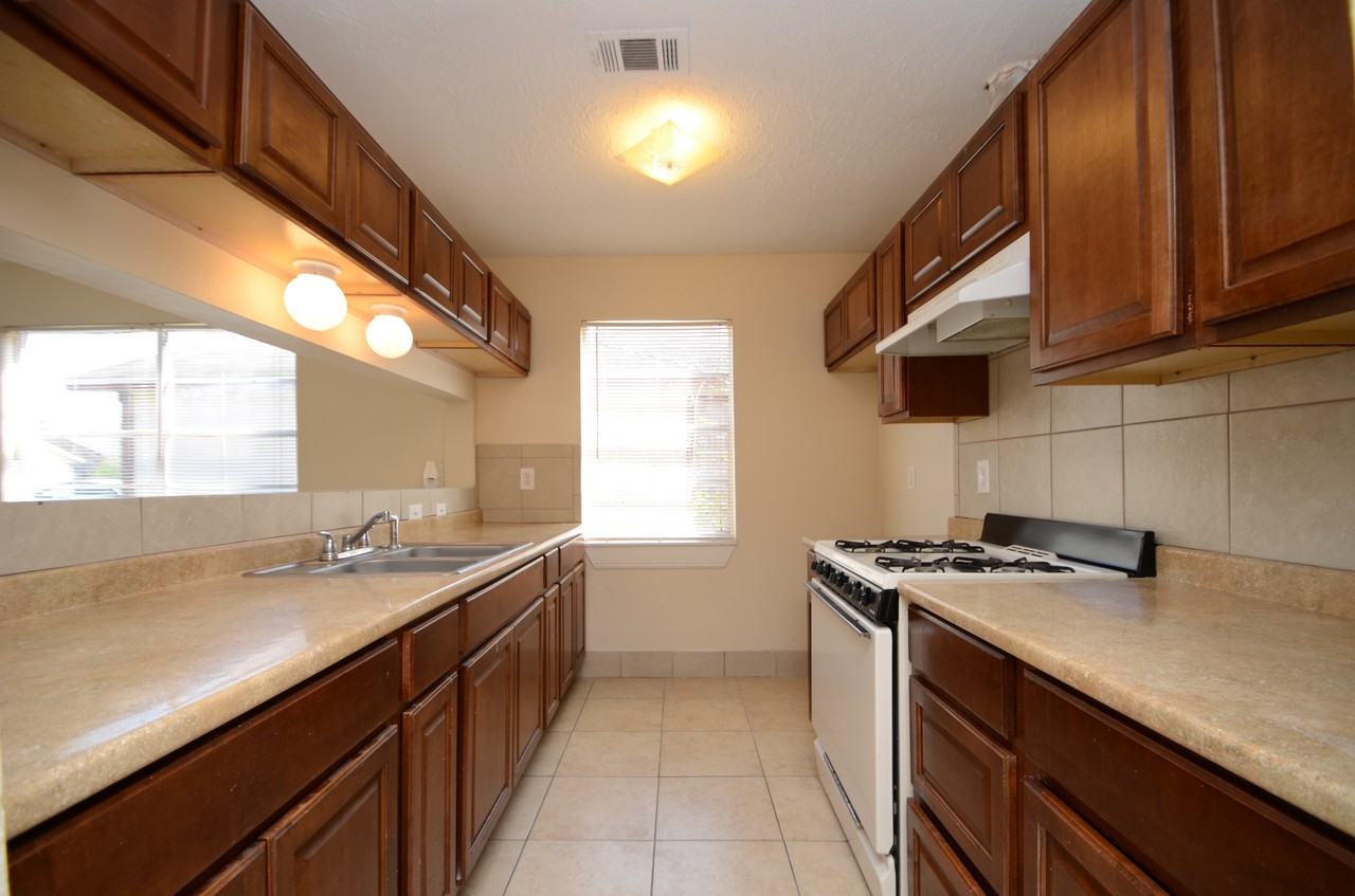 722 Odessa Ct - Photo 7 of 16