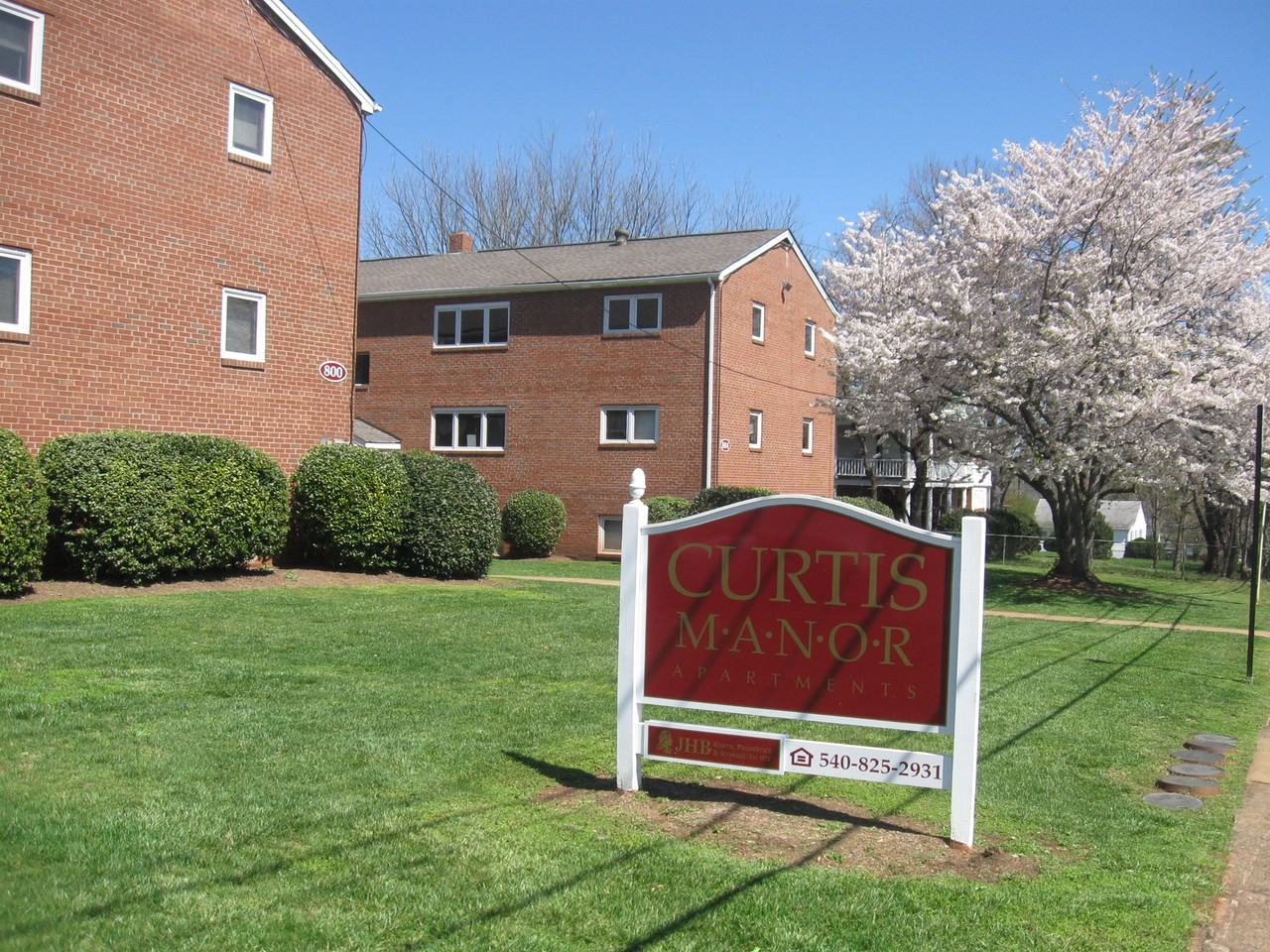 713 Briscoe St - Photo 3 of 6