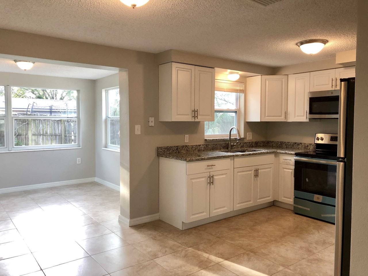 3535 Latimer St - Photo 2 of 15