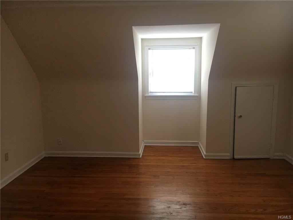 150 Lincoln Ave - Photo 3 of 8