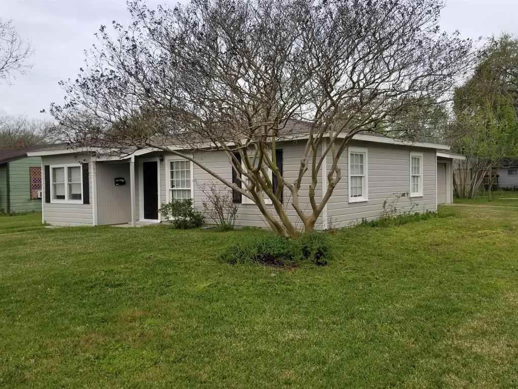 1502 3rd Ave N - Photo 2 of 17