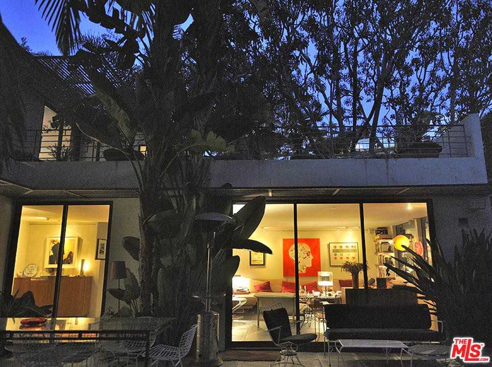 1467 Queens Rd - Photo 2 of 11