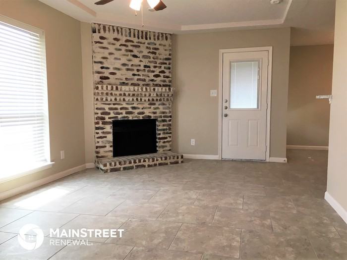 1401 Del Rio Dr - Photo 3 of 15