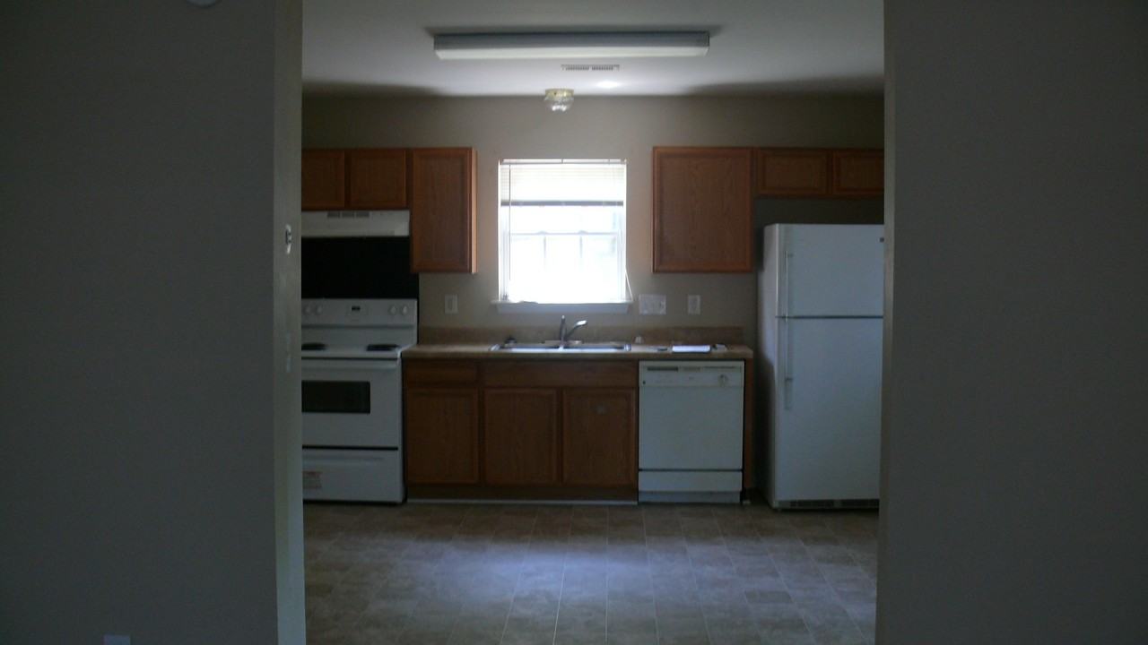 120 Honeywood Ave - Photo 2 of 12