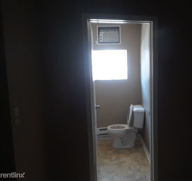 106-109 W Railroad St - Photo 3 of 3
