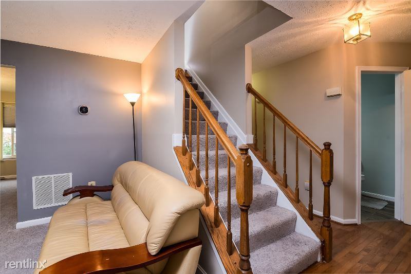 7208 Willow Hill Dr - Photo 3 of 9
