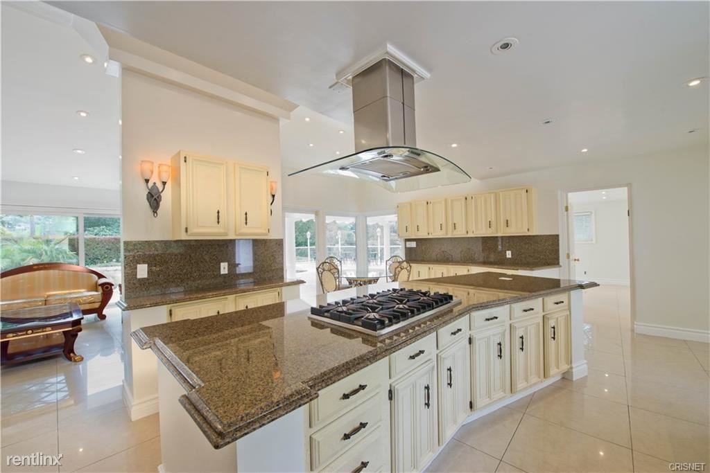 16379 Meadow Ridge Rd W - Photo 3 of 21