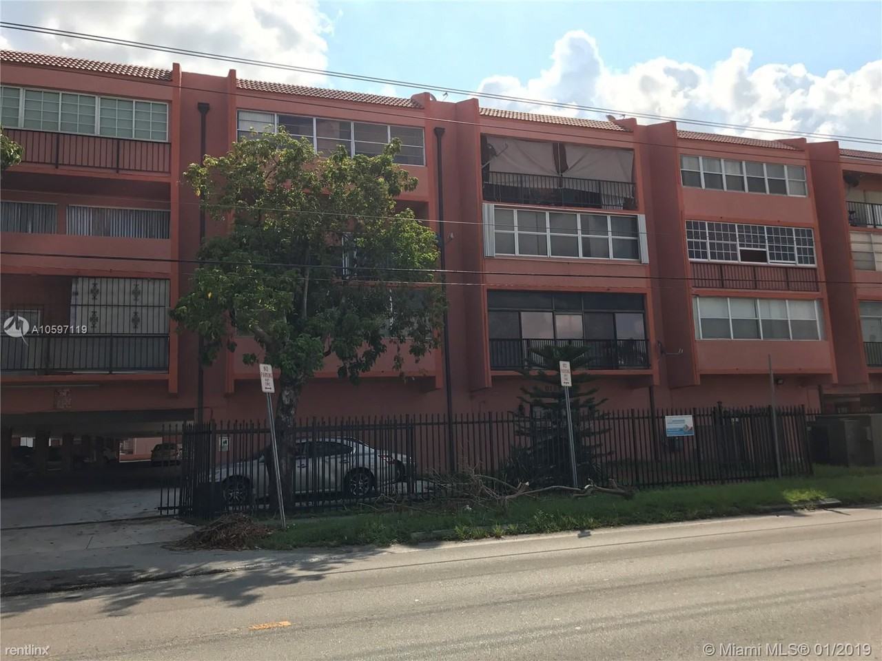 6125 W 20th Ave - Photo 3 of 8